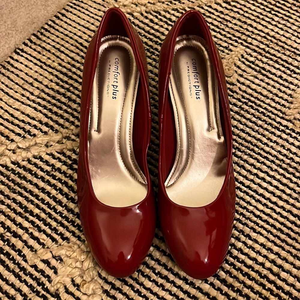 Red pumps